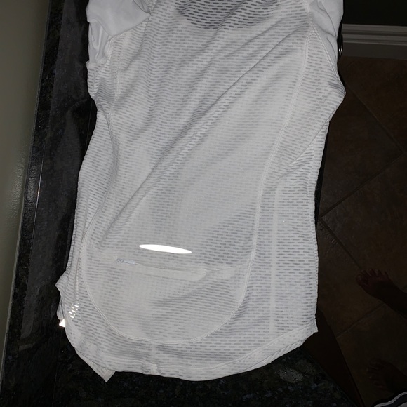 UnderArmour Lightweight Performance Runnin… - Picture 10 of 12